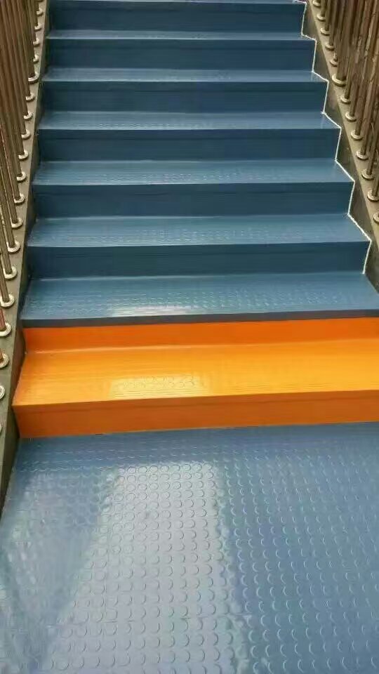 橡胶楼梯踏步